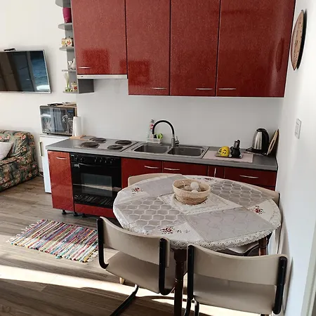 Na Dlanu, Apartmán