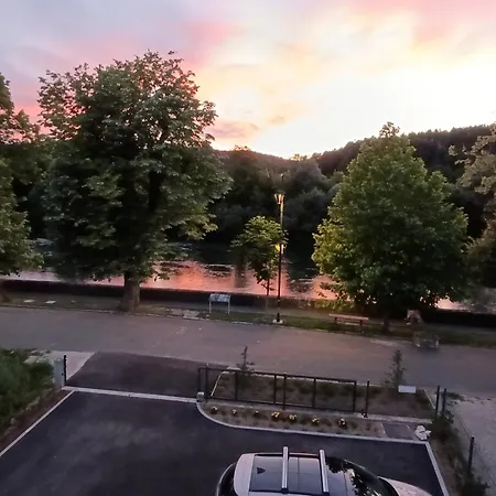 Na Dlanu, *